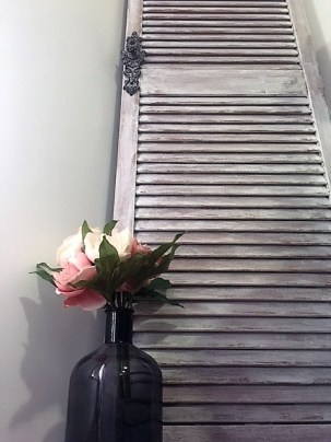 farmhouse-door-chalk-paint-styled-5