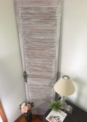 farmhouse-door-chalk-paint-styled