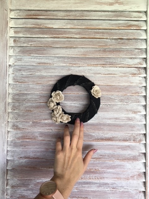 farmhouse-door-wreath-diy